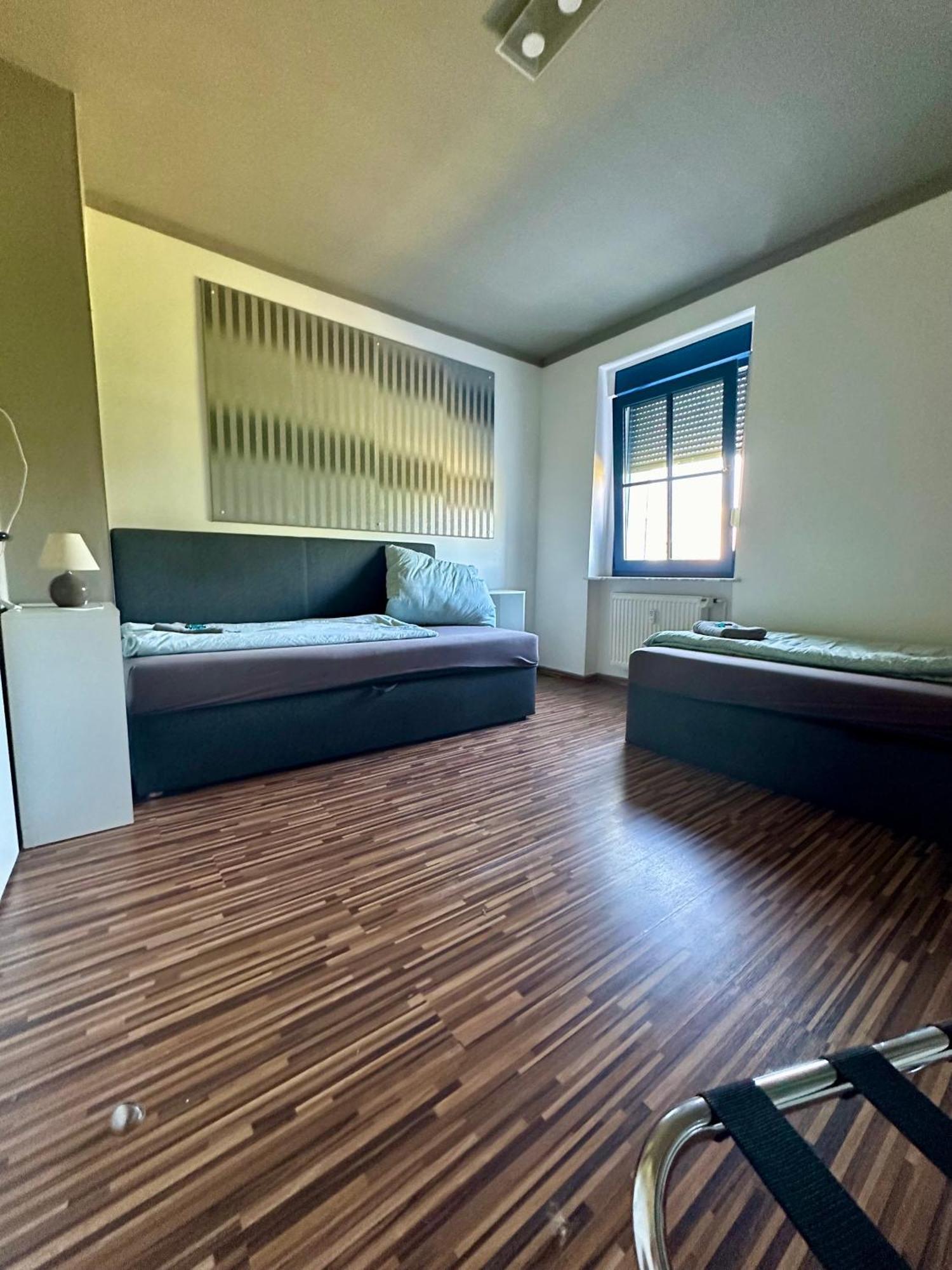 Monteurwohnung Am Flughafen Шкойдиц Экстерьер фото